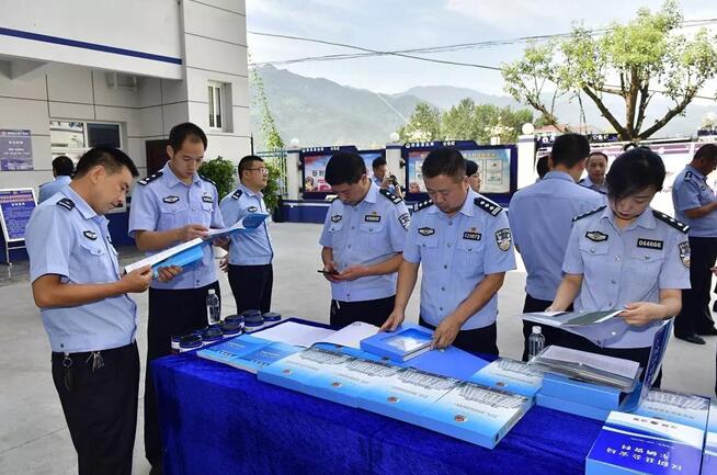 智璟無人機(jī)立足70周年國慶大慶,為漢陰警務(wù)保障工作保駕護(hù)航
